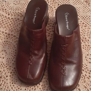 Bear Trap Brown Mules
